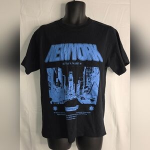 Fashion Nova Black T-Shirt with Blue New York Graphic Size Medium CJ-1461